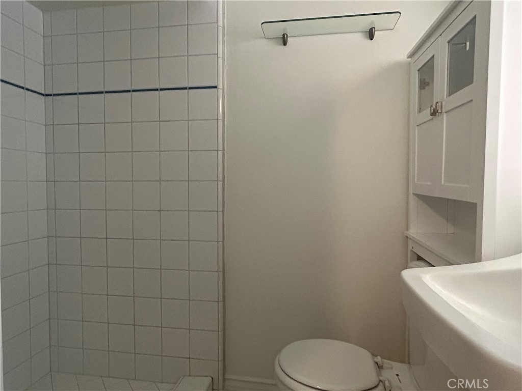 214 E Stocker - Photo 10