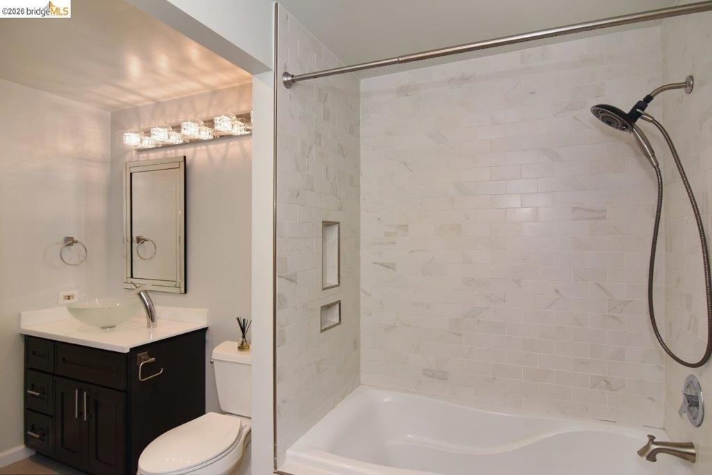 6363 Christie Ave - Photo 6