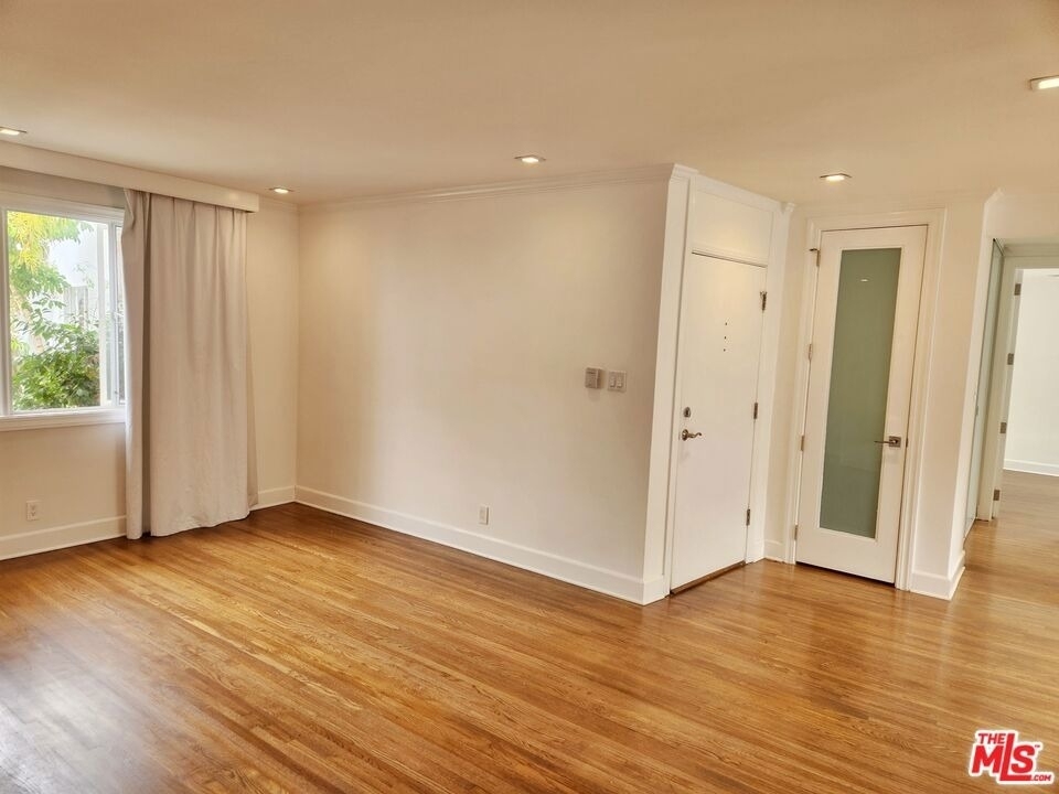 136 San Vicente Blvd - Photo 9