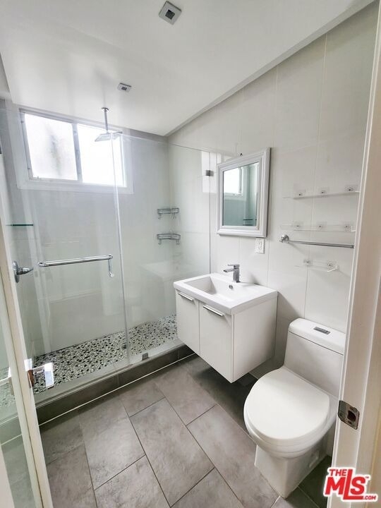 136 San Vicente Blvd - Photo 8