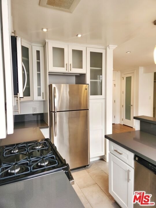 136 San Vicente Blvd - Photo 4