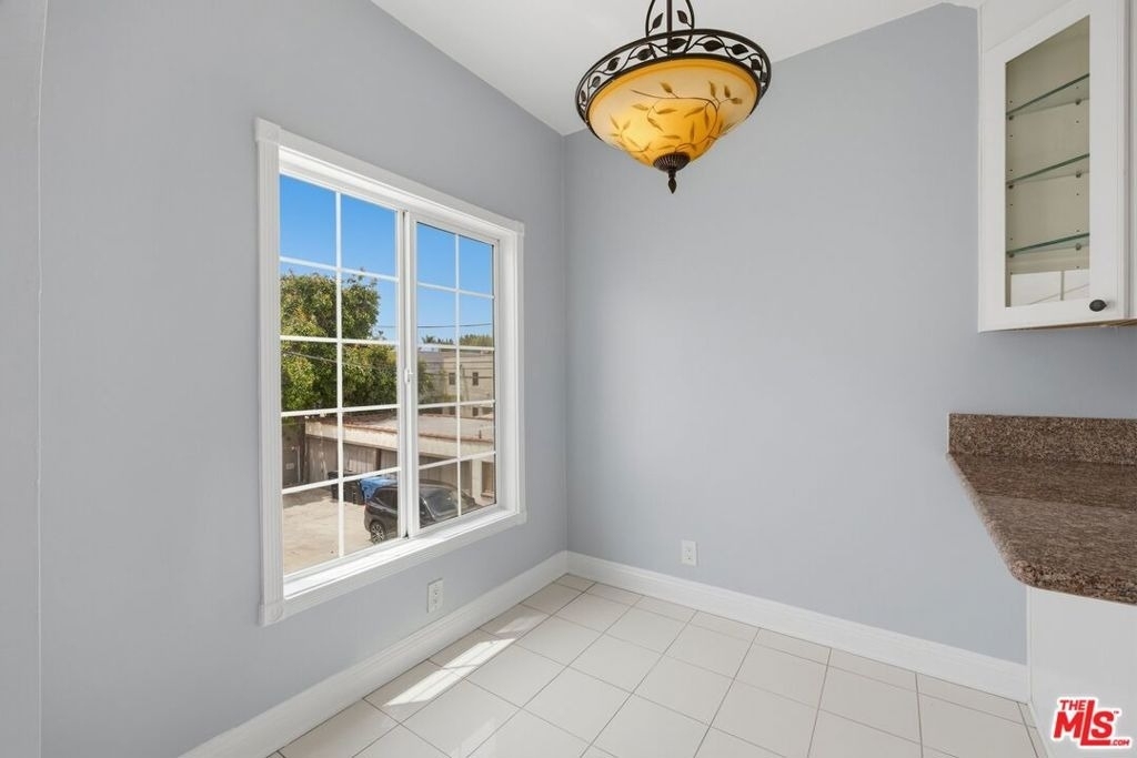 437 N Genesee Avenue - Photo 7
