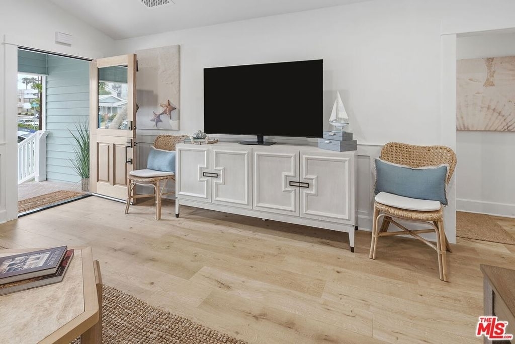 204 S Broadway - Photo 4
