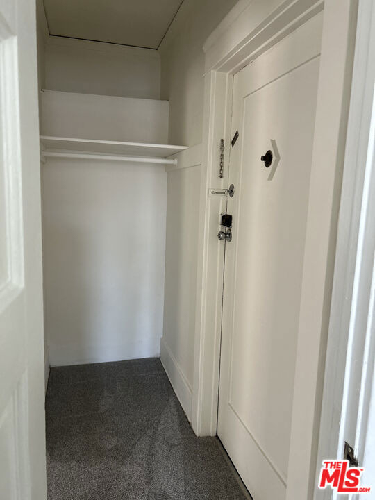 1042 2nd Street - Photo 3