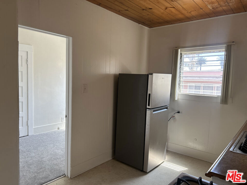 1042 2nd Street - Photo 20