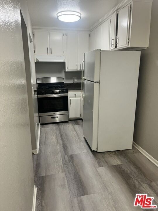 10540 Balboa Boulevard - Photo 9
