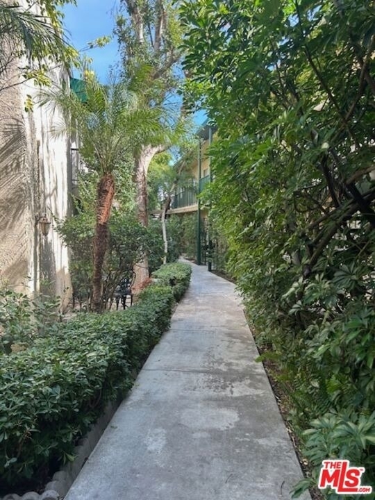 10540 Balboa Boulevard - Photo 3