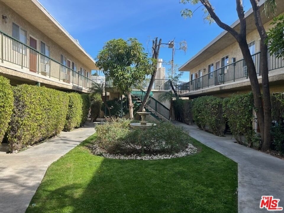 10540 Balboa Boulevard - Photo 6