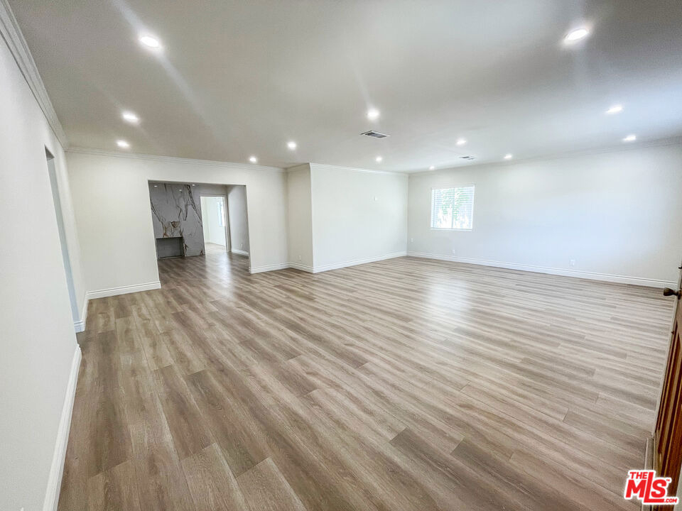 12612 Hatteras Street - Photo 2