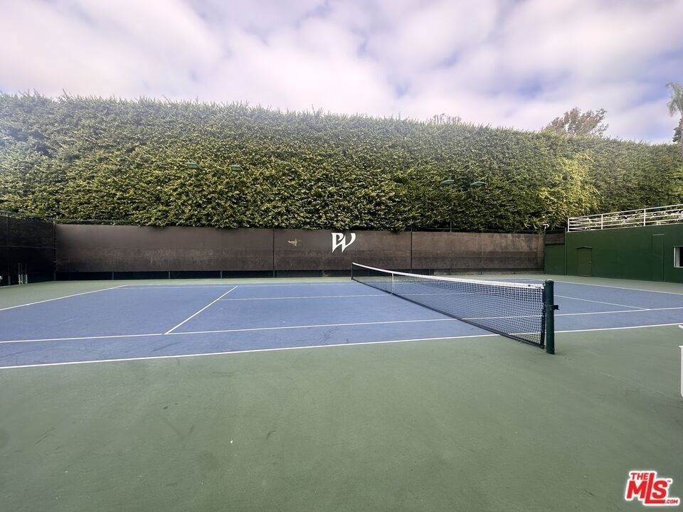 1131 Alta Loma Road - Photo 22