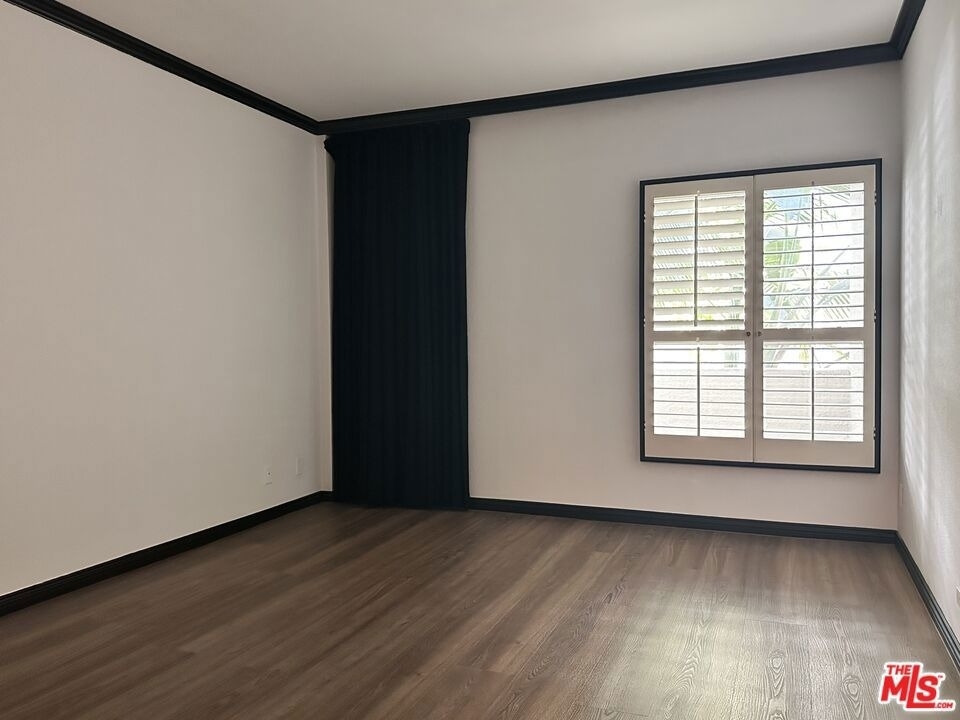 1131 Alta Loma Road - Photo 12