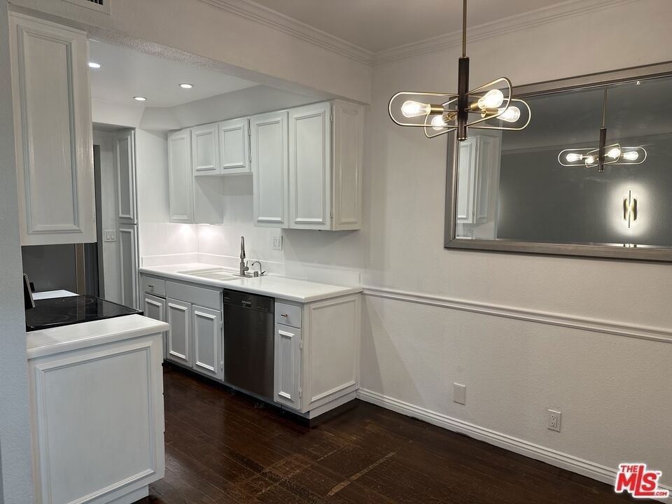 1131 Alta Loma Road - Photo 9