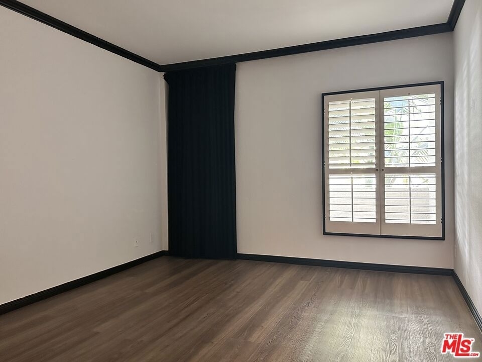 1131 Alta Loma Road - Photo 14
