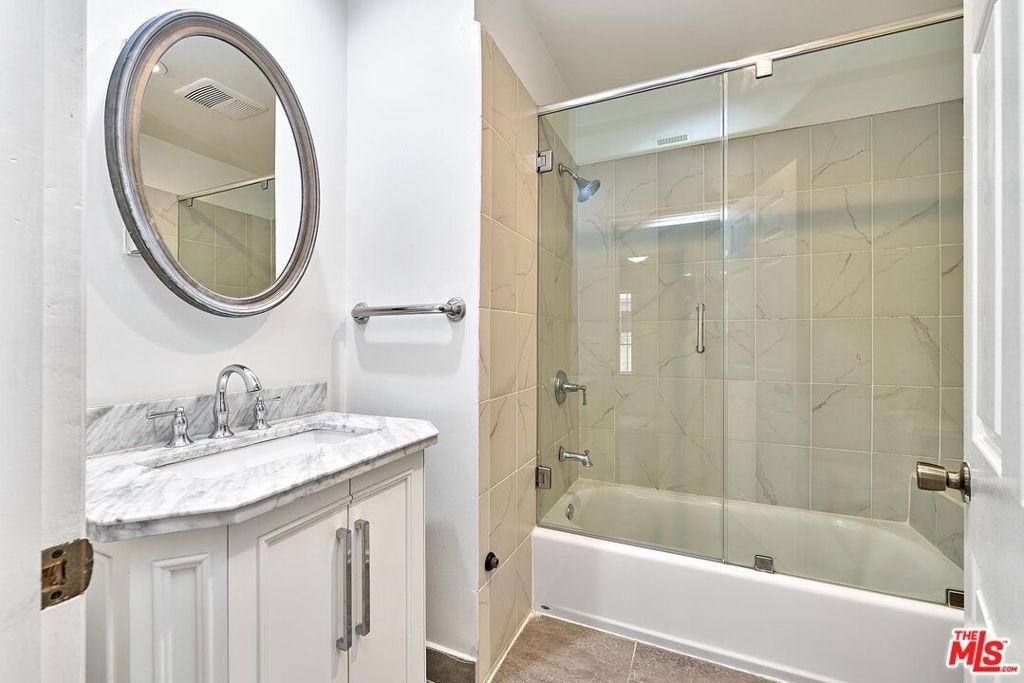 1120 S Plymouth Boulevard - Photo 21