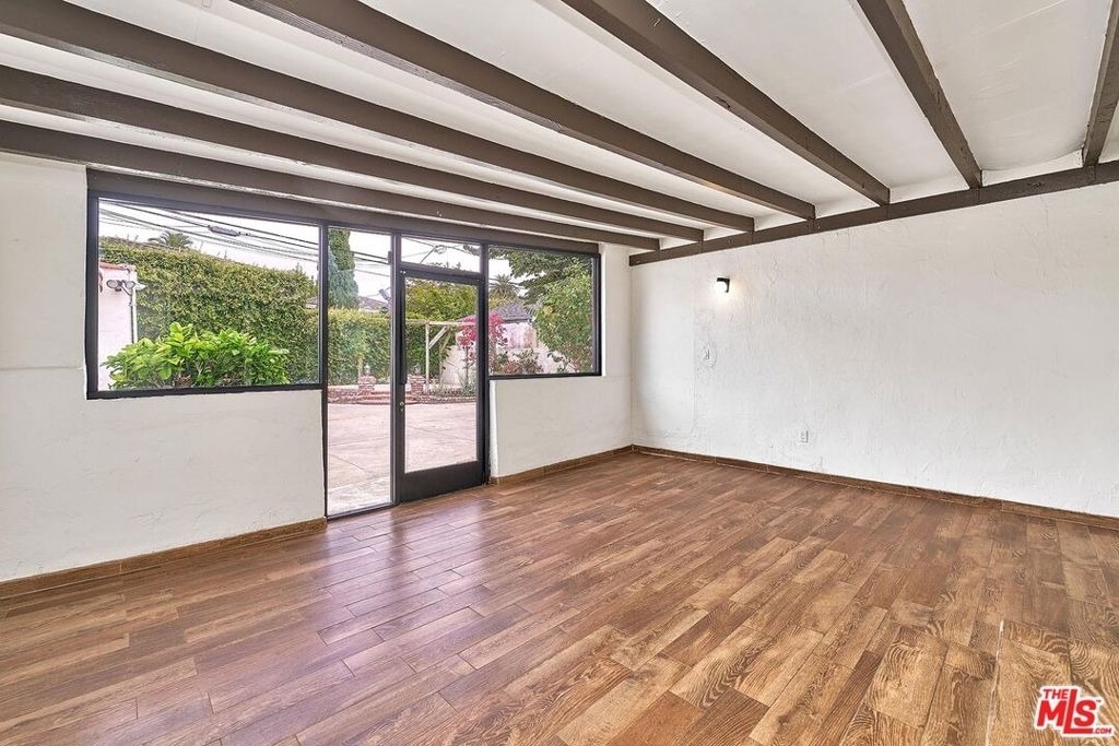 1120 S Plymouth Boulevard - Photo 18