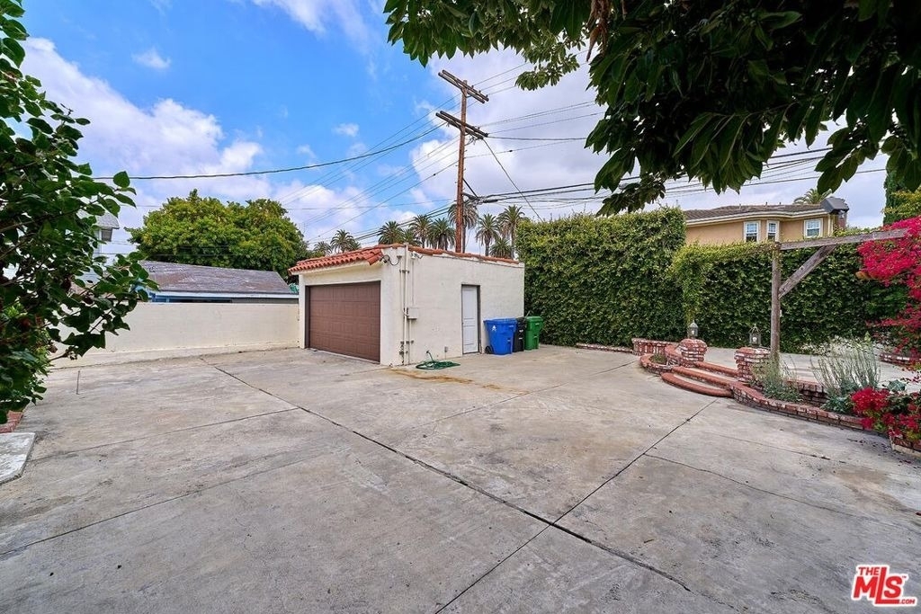 1120 S Plymouth Boulevard - Photo 25