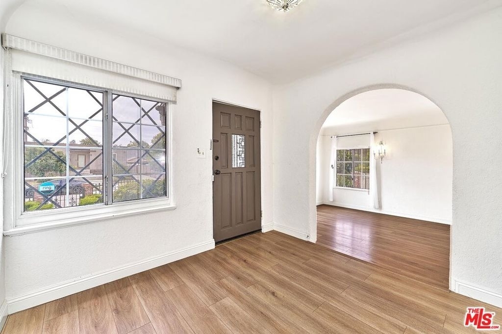 1120 S Plymouth Boulevard - Photo 11
