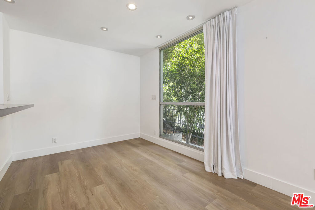 1100 Alta Loma - Photo 13