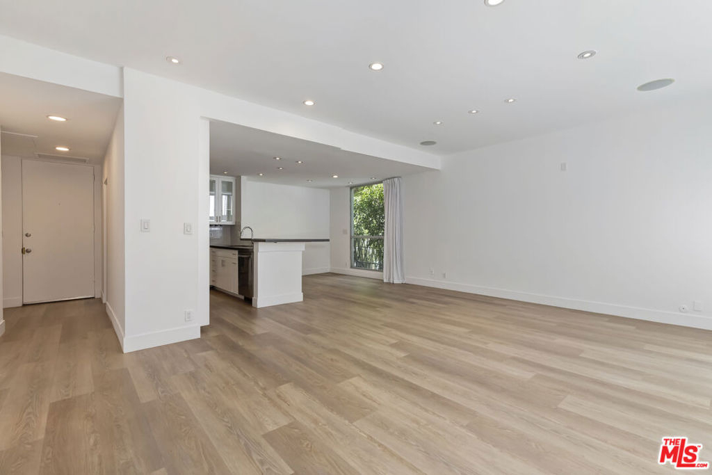 1100 Alta Loma - Photo 12