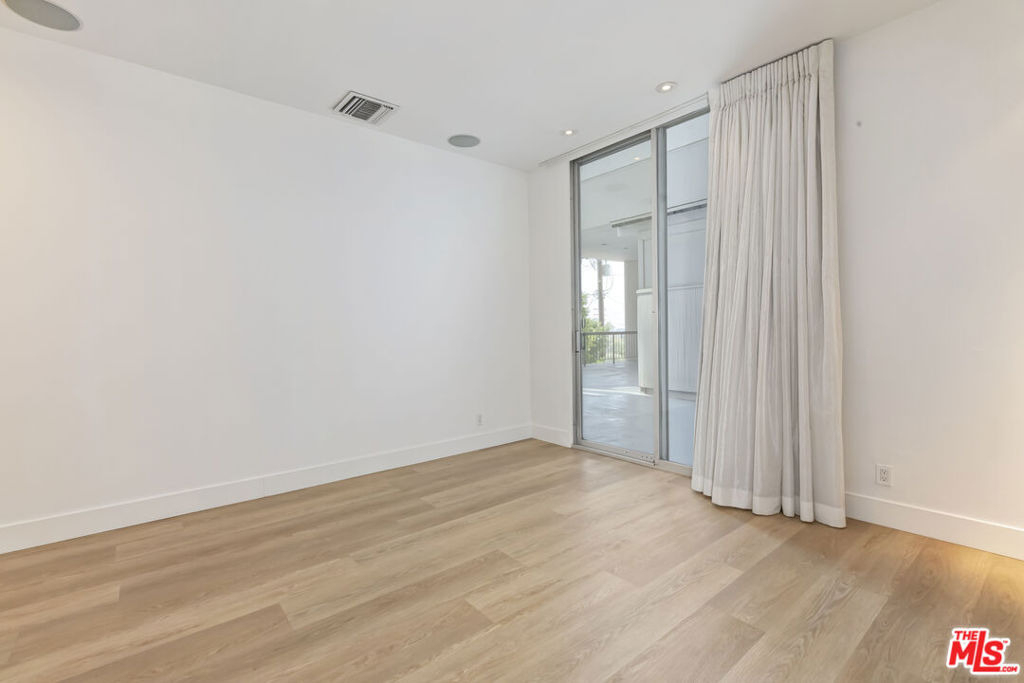 1100 Alta Loma - Photo 19