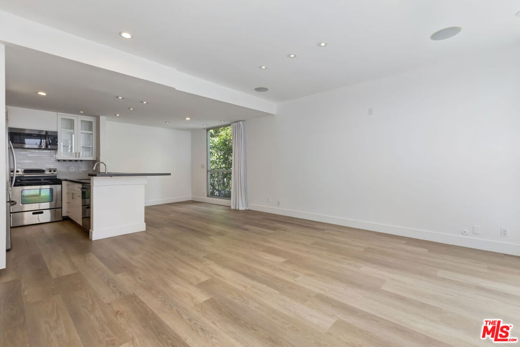 1100 Alta Loma - Photo 5