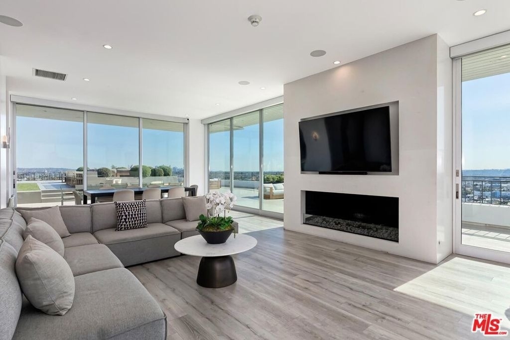 1100 Alta Loma - Photo 25