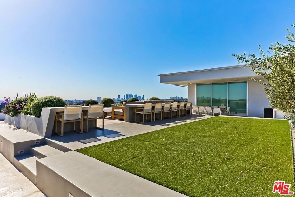 1100 Alta Loma - Photo 22