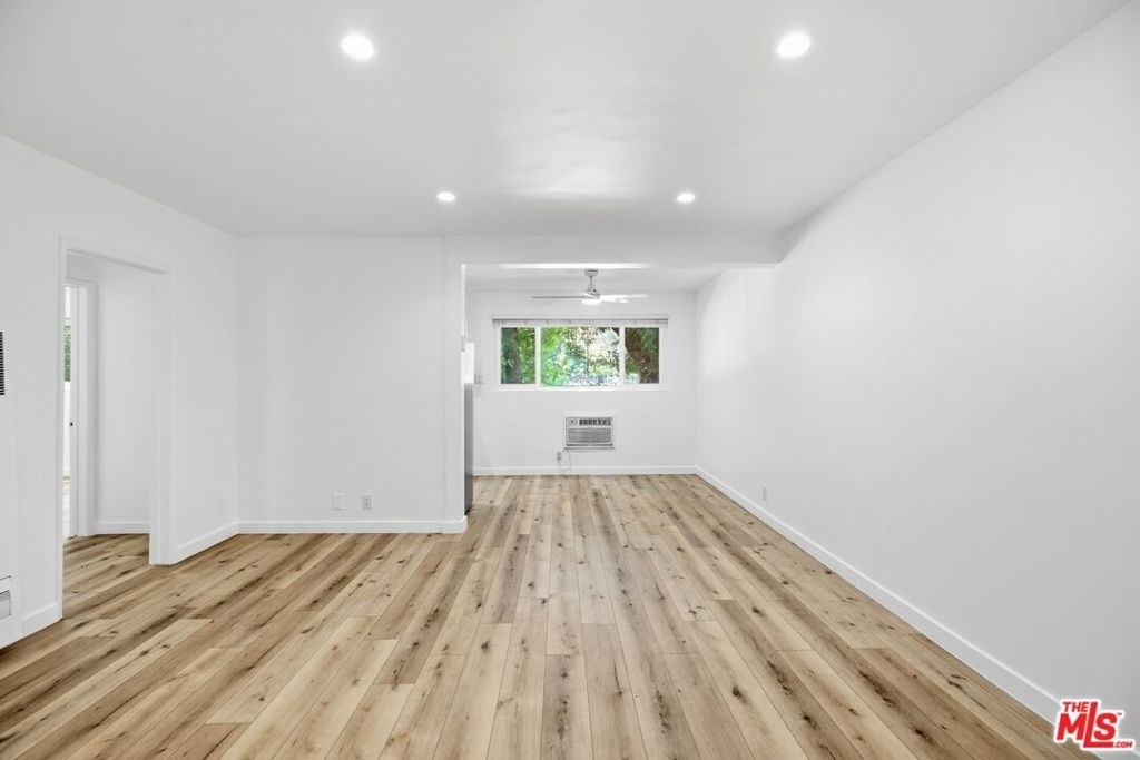 4916 Hazeltine Avenue - Photo 1