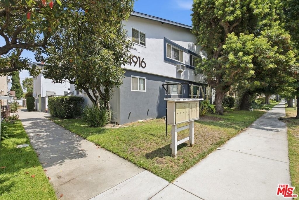 4916 Hazeltine Avenue - Photo 15