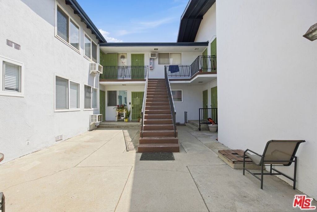 4916 Hazeltine Avenue - Photo 14
