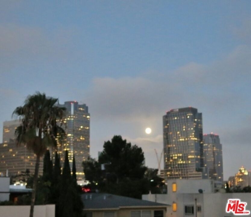 1611 S Beverly Glen - Photo 17