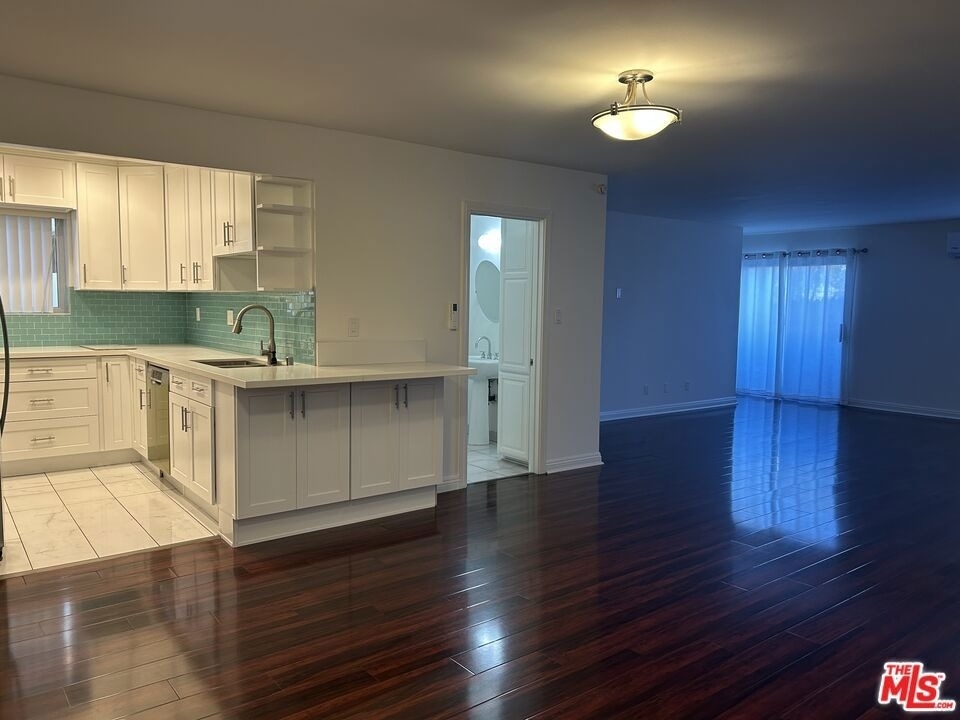 2452 Chelsea Place - Photo 2