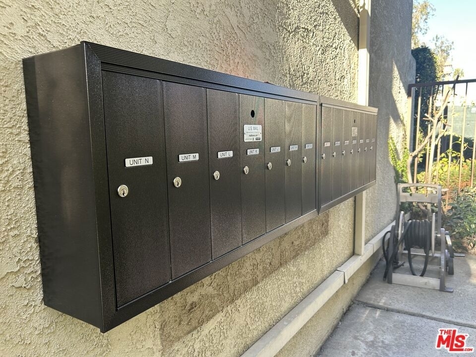 2452 Chelsea Place - Photo 16