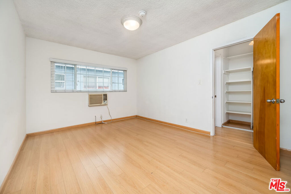 1937 S Shenandoah Street - Photo 9