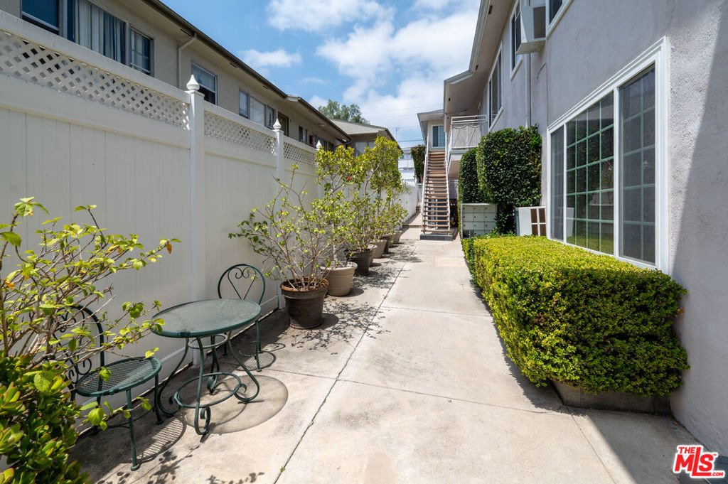 1937 S Shenandoah Street - Photo 10