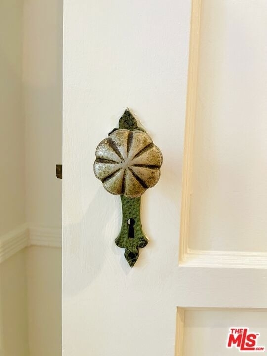 203 N Doheny Drive - Photo 26