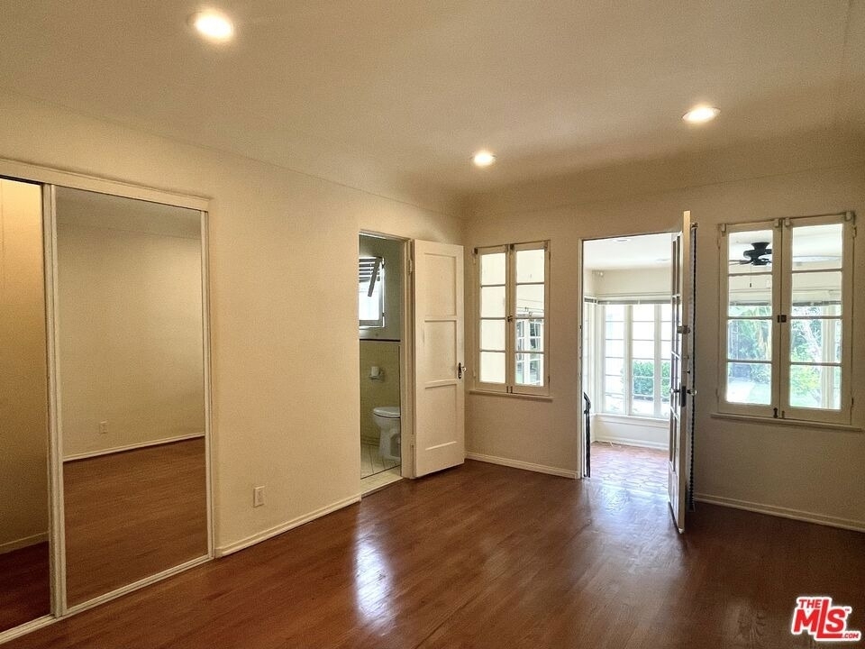 203 N Doheny Drive - Photo 12