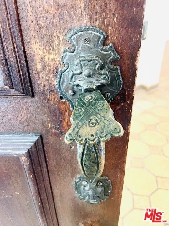 203 N Doheny Drive - Photo 27