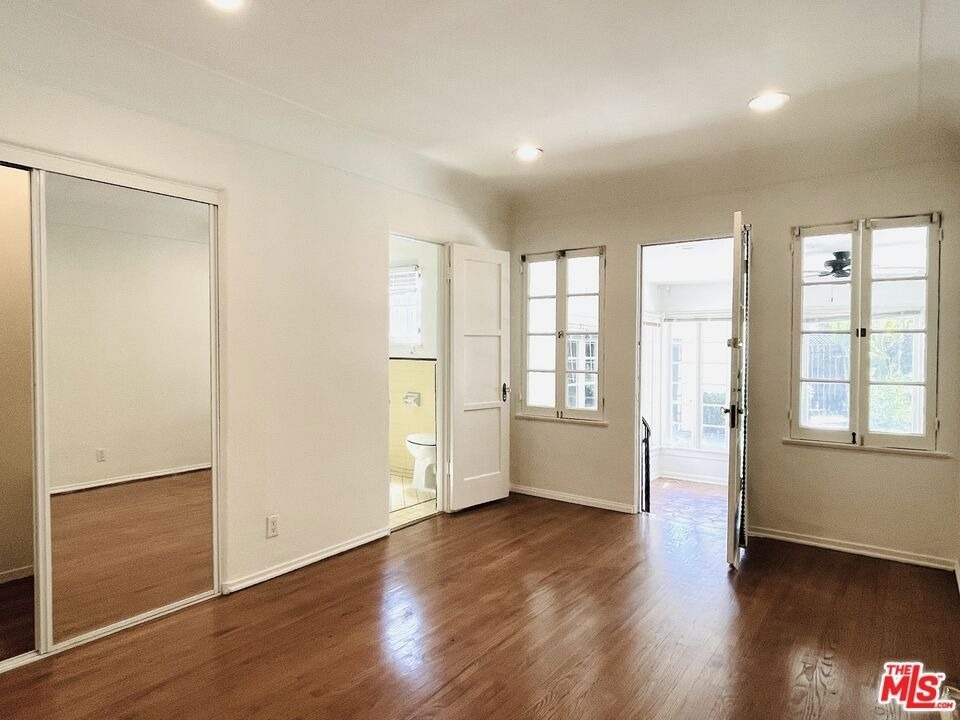 203 N Doheny Drive - Photo 19