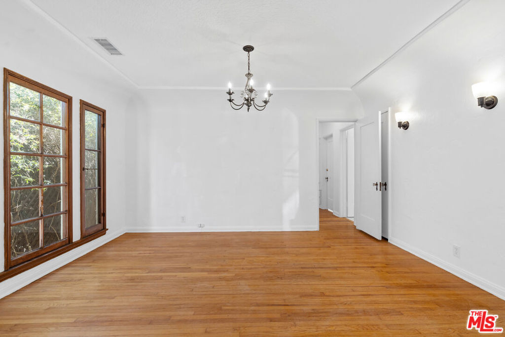 1150 Grant Avenue - Photo 8