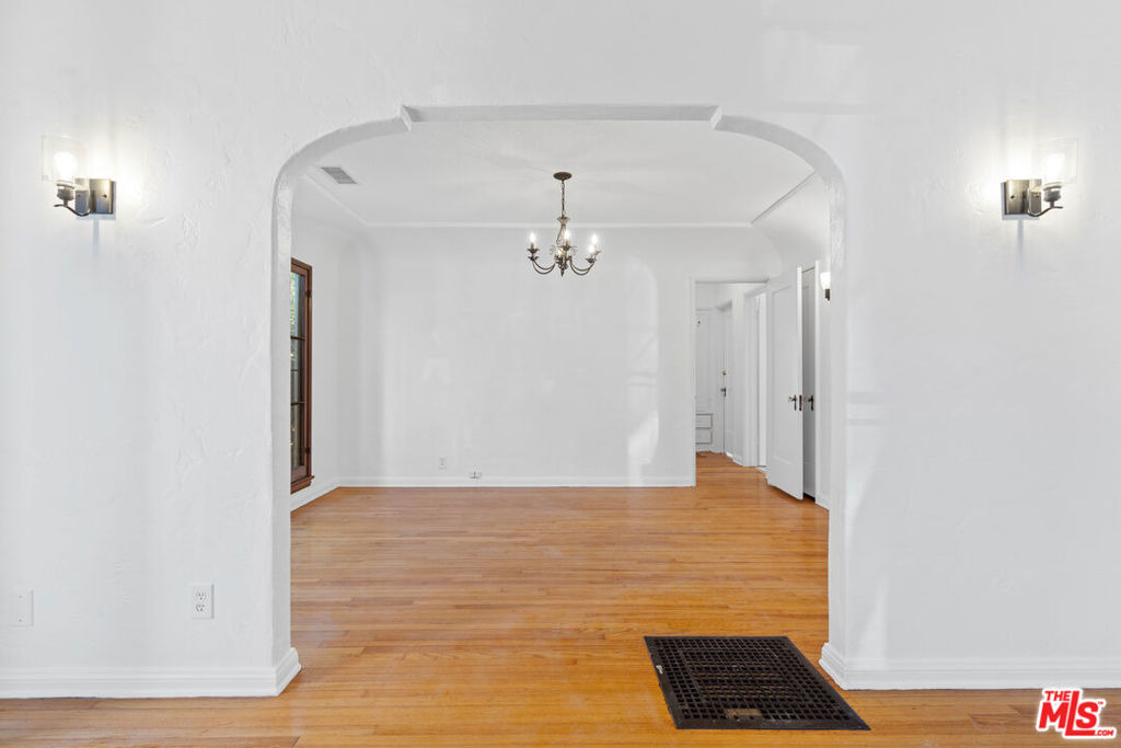 1150 Grant Avenue - Photo 6