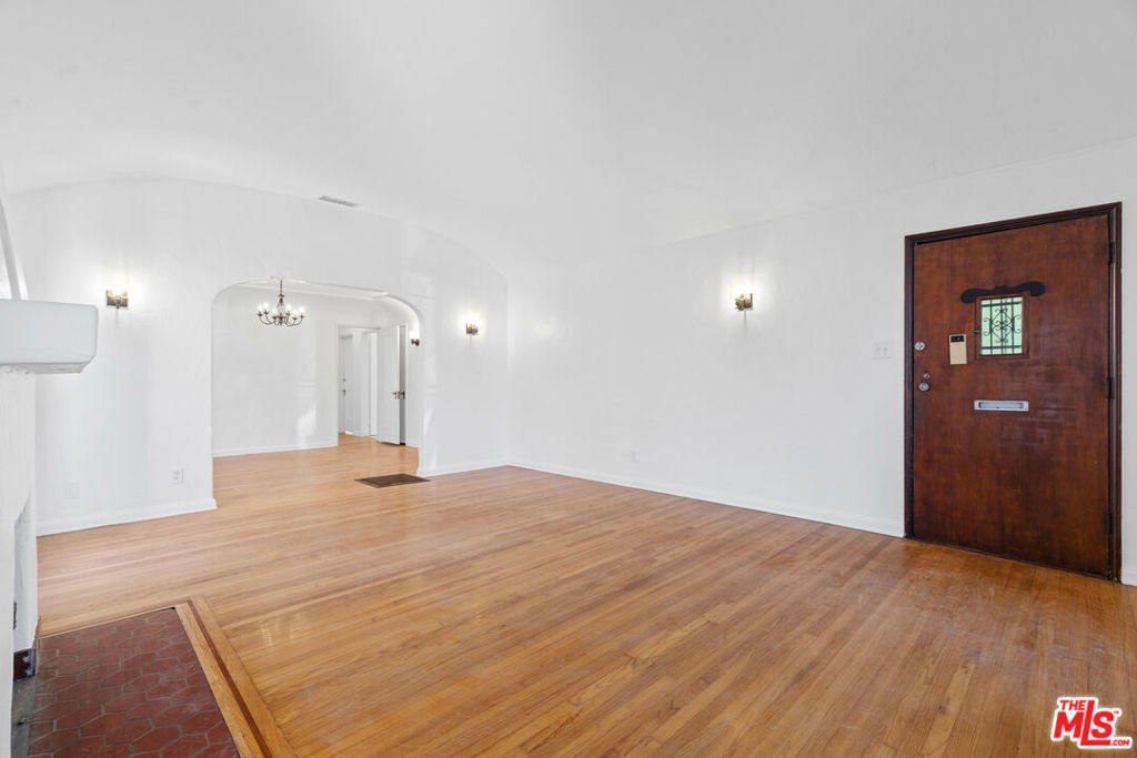 1150 Grant Avenue - Photo 4