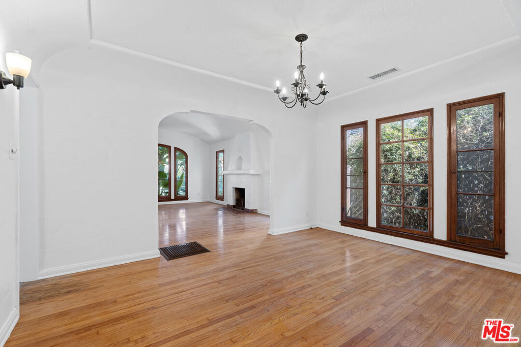 1150 Grant Avenue - Photo 5
