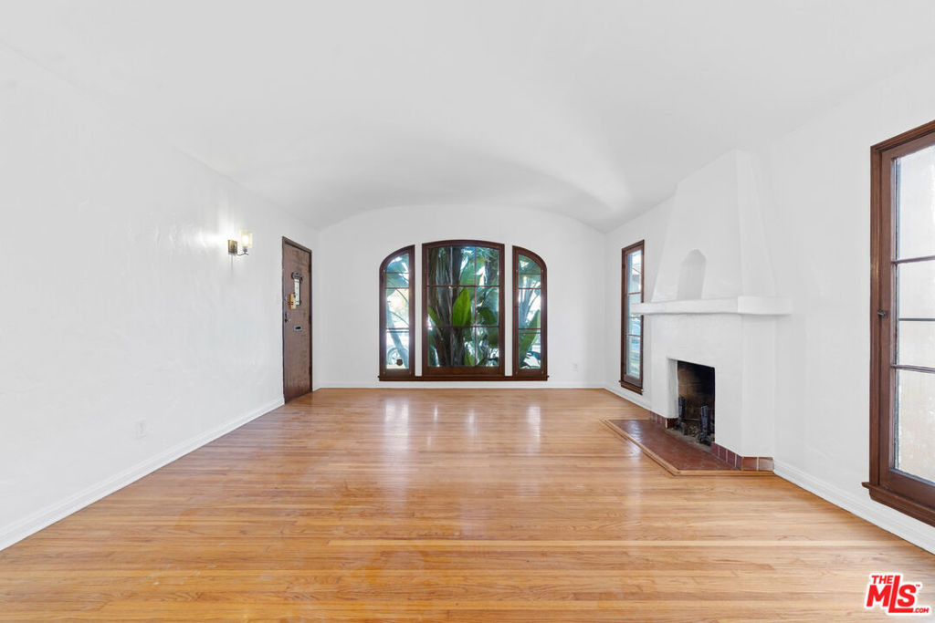 1150 Grant Avenue - Photo 1