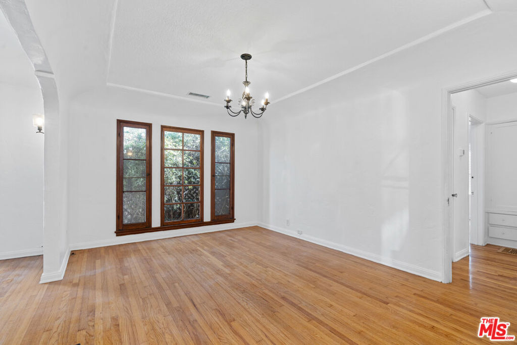 1150 Grant Avenue - Photo 7