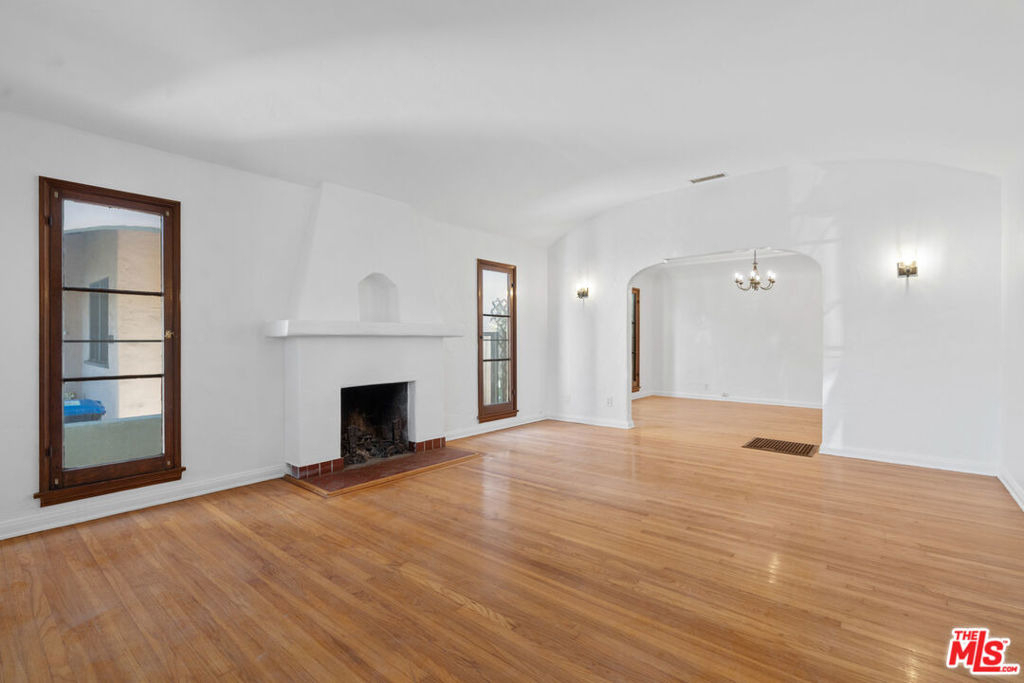 1150 Grant Avenue - Photo 3