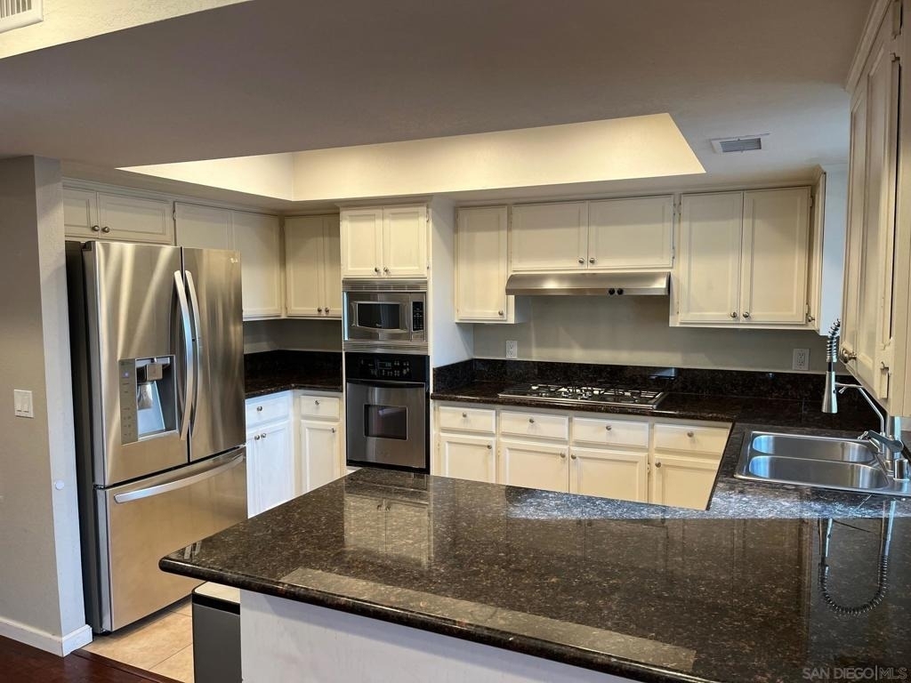 10423 Madrid Way - Photo 4