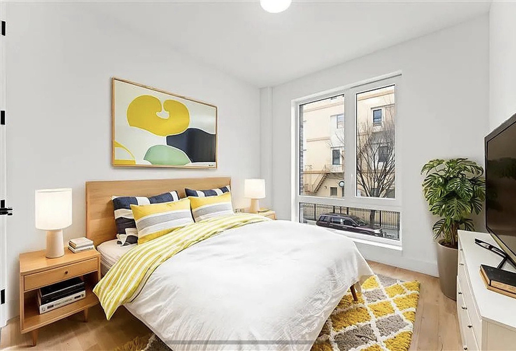 147 Stanhope Street - Photo 1