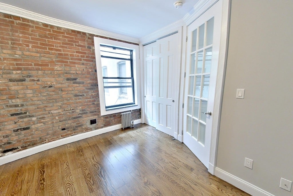 East 100th Street - Photo 6