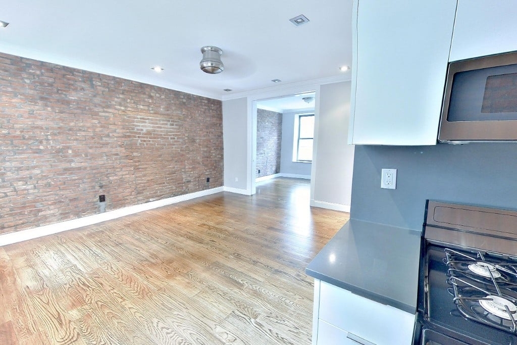 East 100th Street - Photo 0